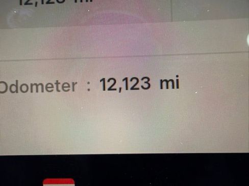 Used 2024 Tesla Model Y 2WD image 16