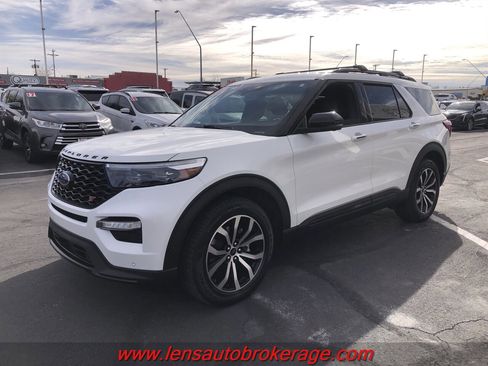 Used 2020 Ford Explorer ST image 4