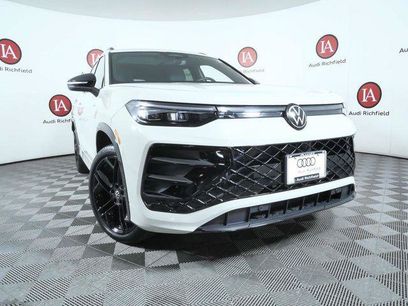 Used 2025 Volkswagen Tiguan SE R-Line
