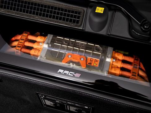 Used 2024 Ferrari SF90 Spider image 35