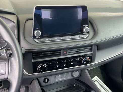 Certified 2024 Nissan Rogue S FWD image 6