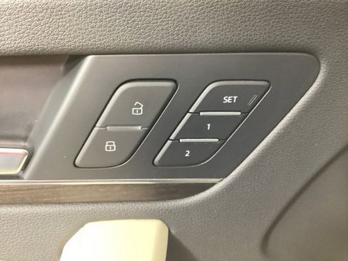 Used 2023 Audi Q5 2.0T Premium w/ Convenience Package image 17