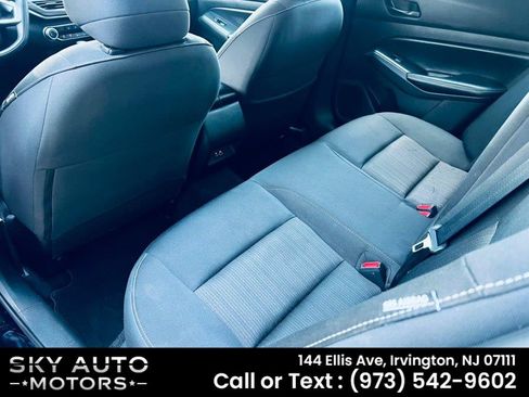 Used 2024 Nissan Altima 2.5 SV FWD image 8