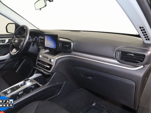 Used 2022 Ford Explorer XLT image 45