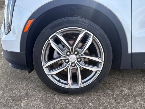 Used 2023 Cadillac XT4 Sport w/ Cold Weather Package AWD/4WD image 14