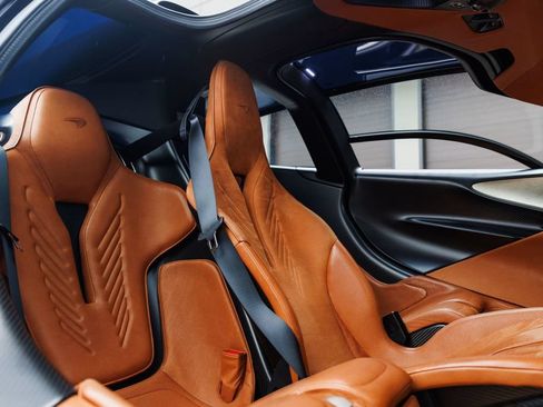 Used 2020 McLaren Speedtail RWD image 21