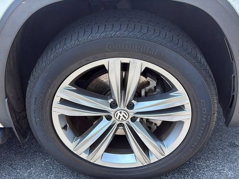 Used 2018 Volkswagen Atlas SEL w/ R-Line Package AWD/4WD image 9