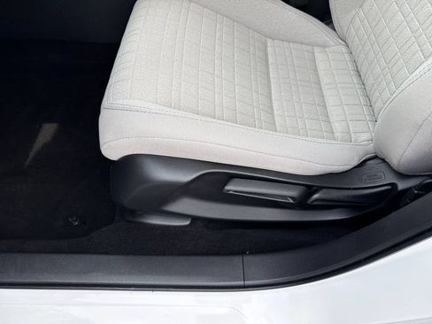 Certified 2025 Honda HR-V LX image 11