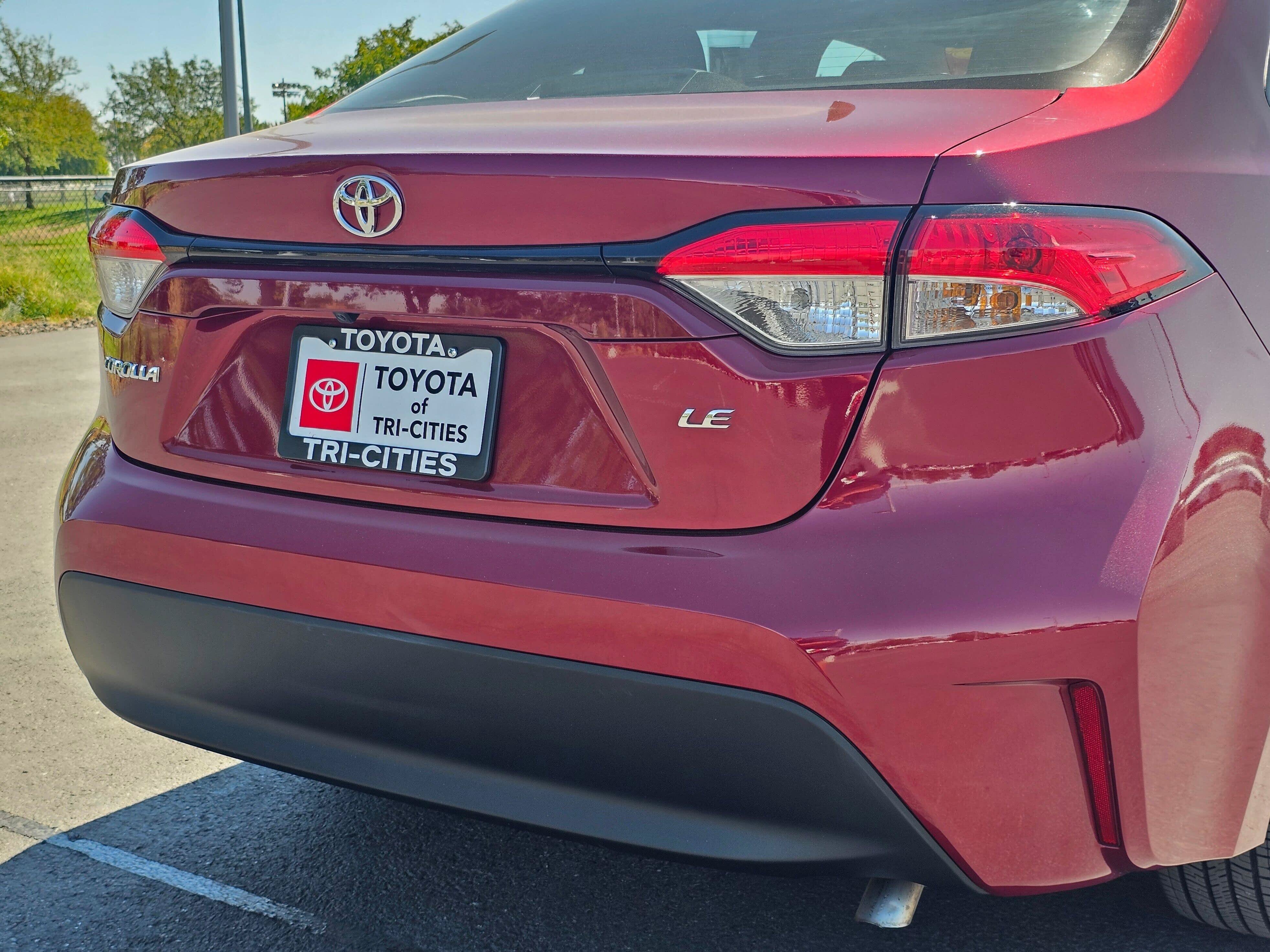 Certified 2025 Toyota Corolla LE FWD image 13