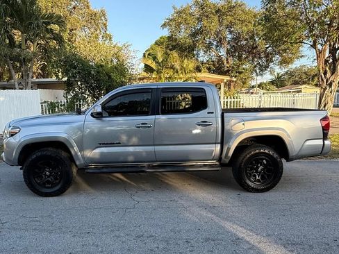 Used 2018 Toyota Tacoma SR5 image 3