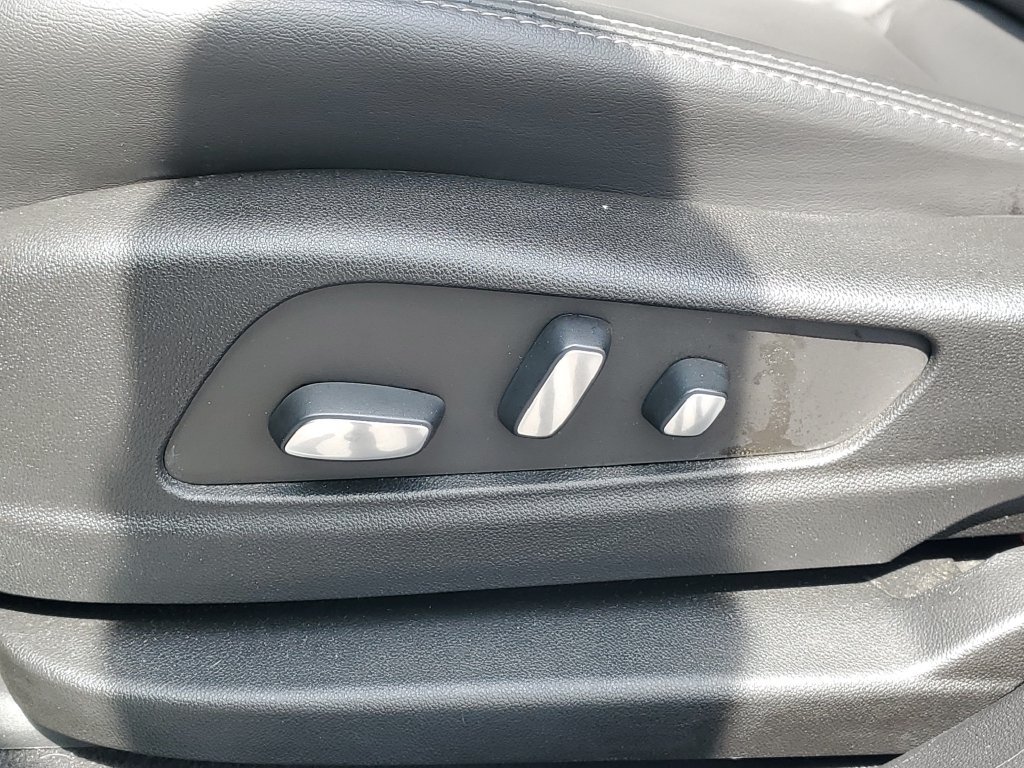 Certified 2023 Cadillac XT5 Premium Luxury w/ LPO, Floor Liner Package FWD image 6
