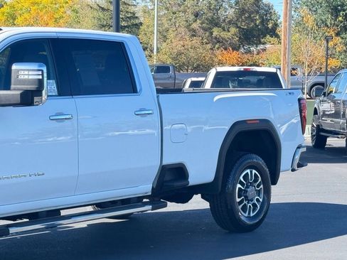 Used 2024 GMC Sierra 3500 SLT w/ SLT Convenience Package AWD/4WD image 10