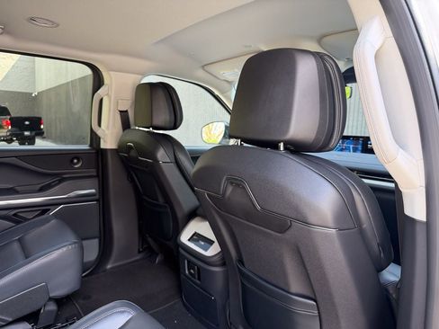New 2026 Lincoln Navigator L Premier AWD/4WD image 24