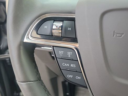 Used 2022 Lincoln Nautilus Reserve w/ Luxury Package image 11