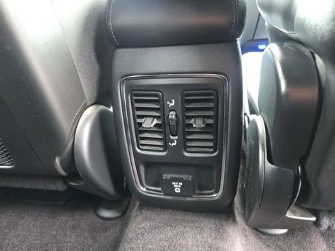 Used 2019 Jeep Grand Cherokee Altitude image 14