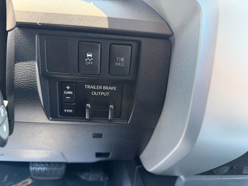 Used 2016 Toyota Tundra SR5 w/ SR5 Upgrade Package RWD image 40