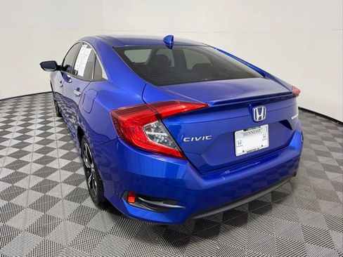 Used 2016 Honda Civic Touring image 4