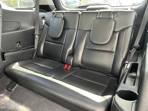 Used 2022 Ford Explorer XLT w/ Equipment Group 202A RWD image 14