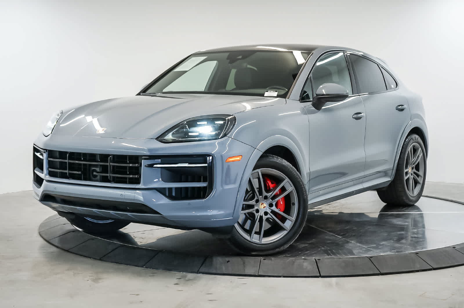 Certified 2024 Porsche Cayenne S AWD/4WD image 1