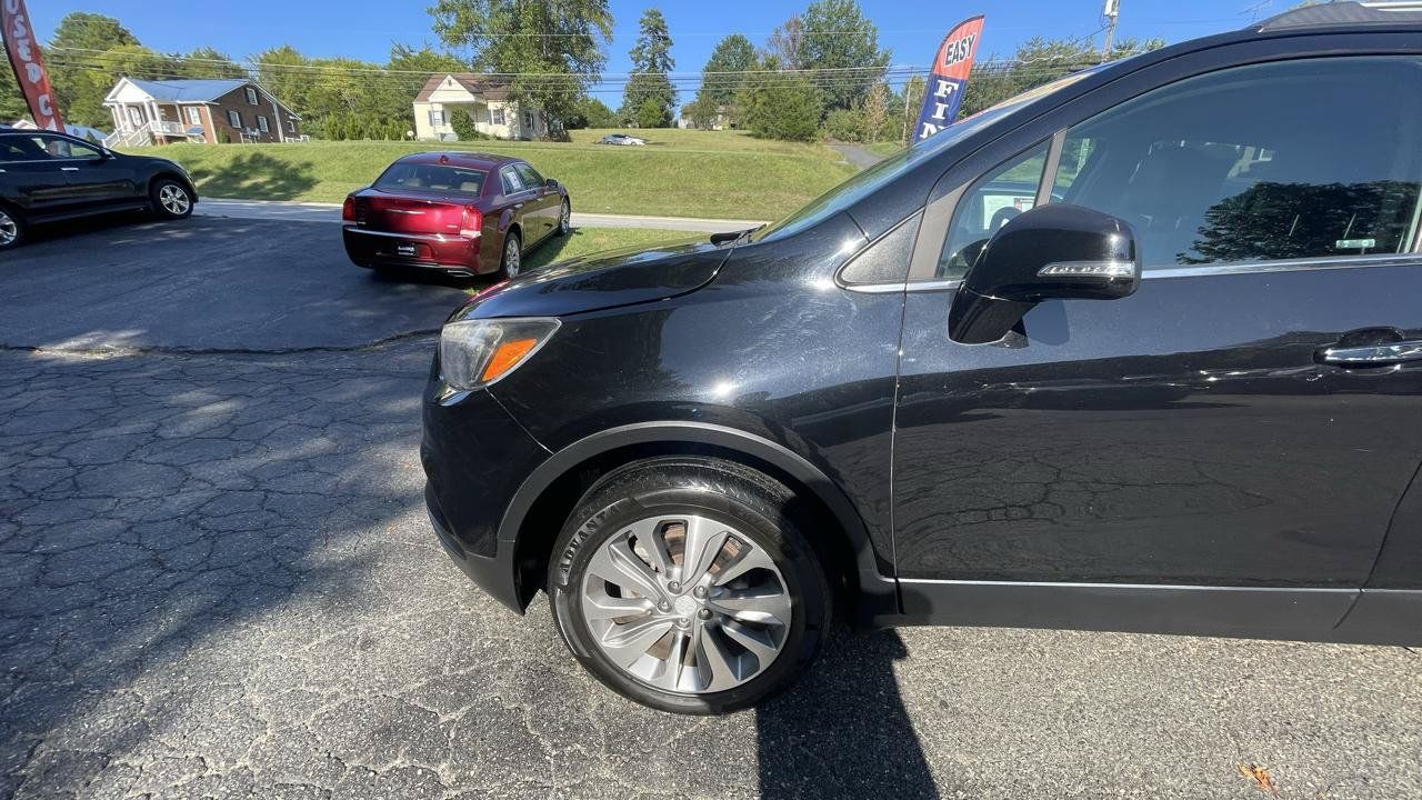 Used 2019 Buick Encore Essence AWD/4WD image 2
