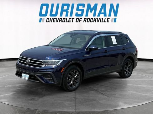 Used 2022 Volkswagen Tiguan SE FWD image 2