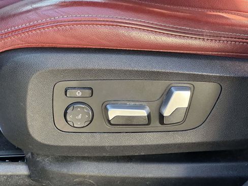 Used 2022 BMW X6 xDrive40i w/ M Sport Package image 15