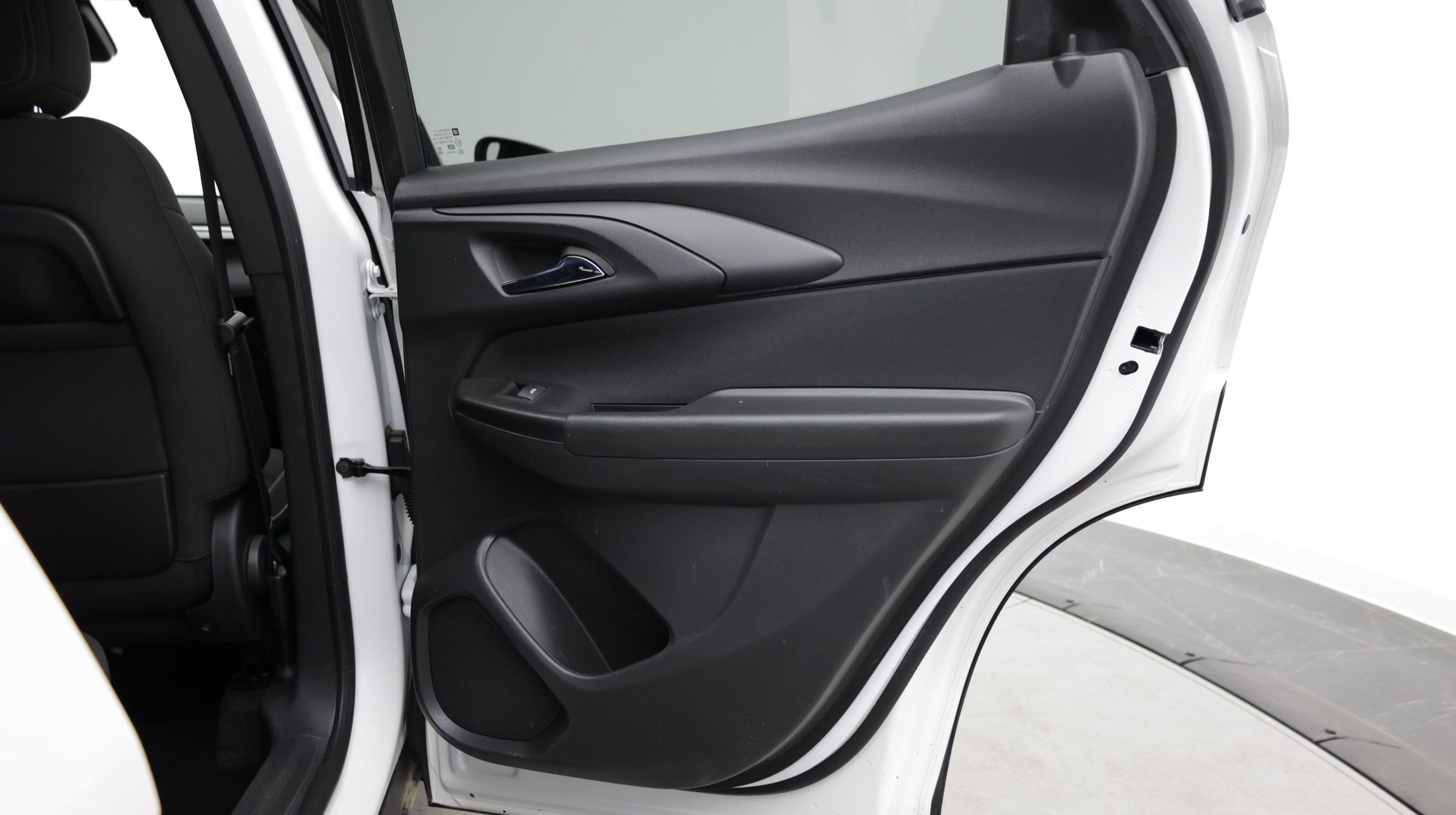 Used 2024 Chevrolet TrailBlazer LT w/ LT Cold Weather Package FWD image 35