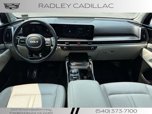 Used 2025 Kia Sorento EX AWD/4WD image 16
