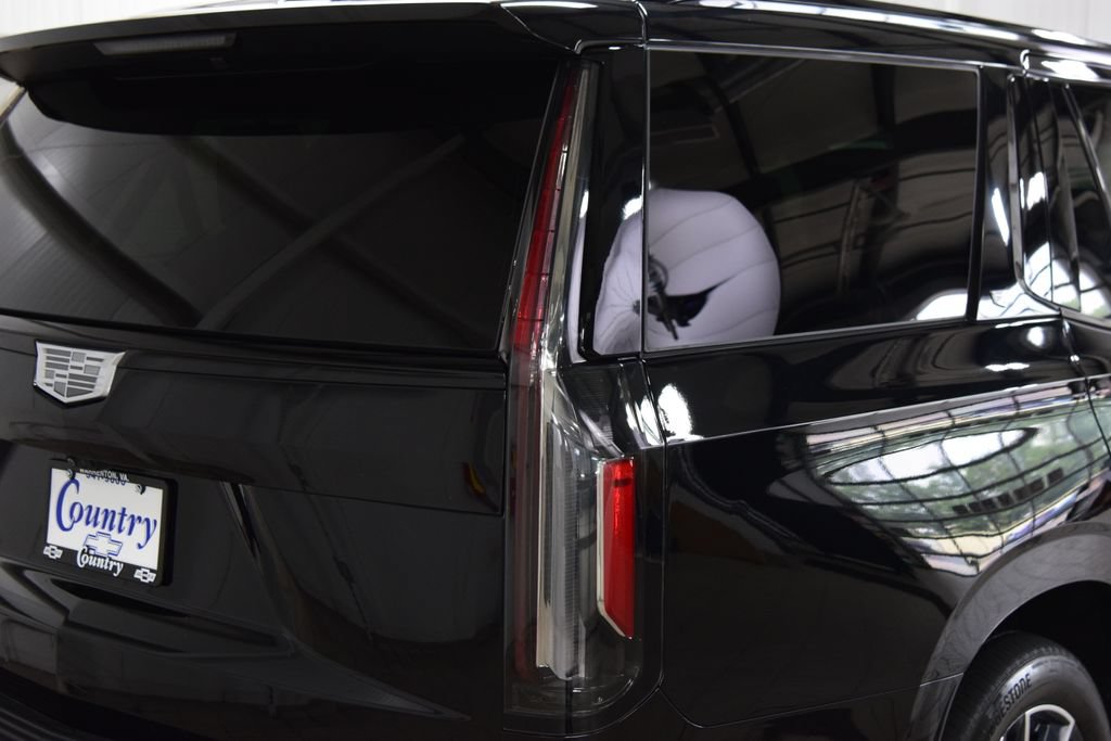 Used 2024 Cadillac Escalade Sport Platinum w/ Heavy-Duty Trailer Package AWD/4WD image 19