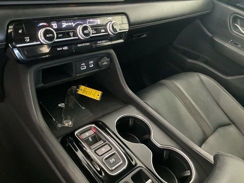 Certified 2025 Honda Pilot Touring image 13