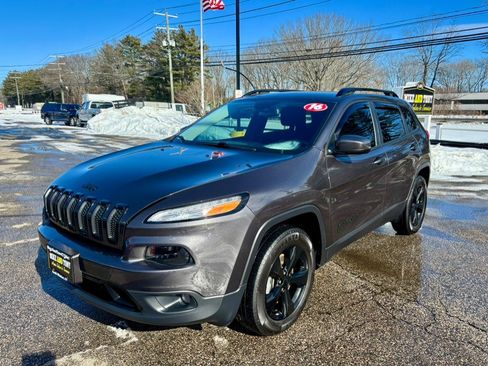 Used 2016 Jeep Cherokee Latitude w/ Cold Weather Group image 1