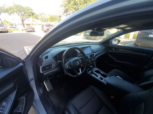 Used 2019 Honda Accord Sport image 2