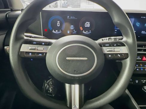 Used 2025 Hyundai Tucson SE FWD image 18