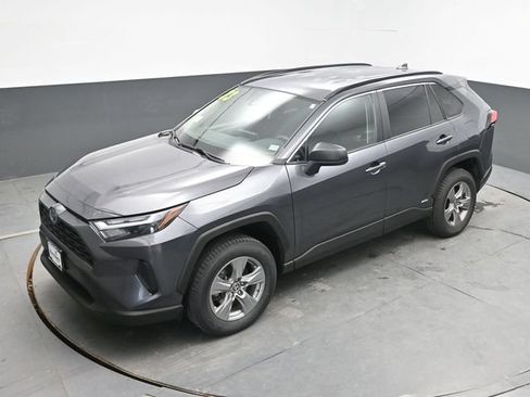 Used 2023 Toyota RAV4 LE AWD/4WD image 28