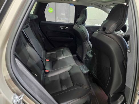 Used 2023 Volvo XC60 T8 Ultimate image 12