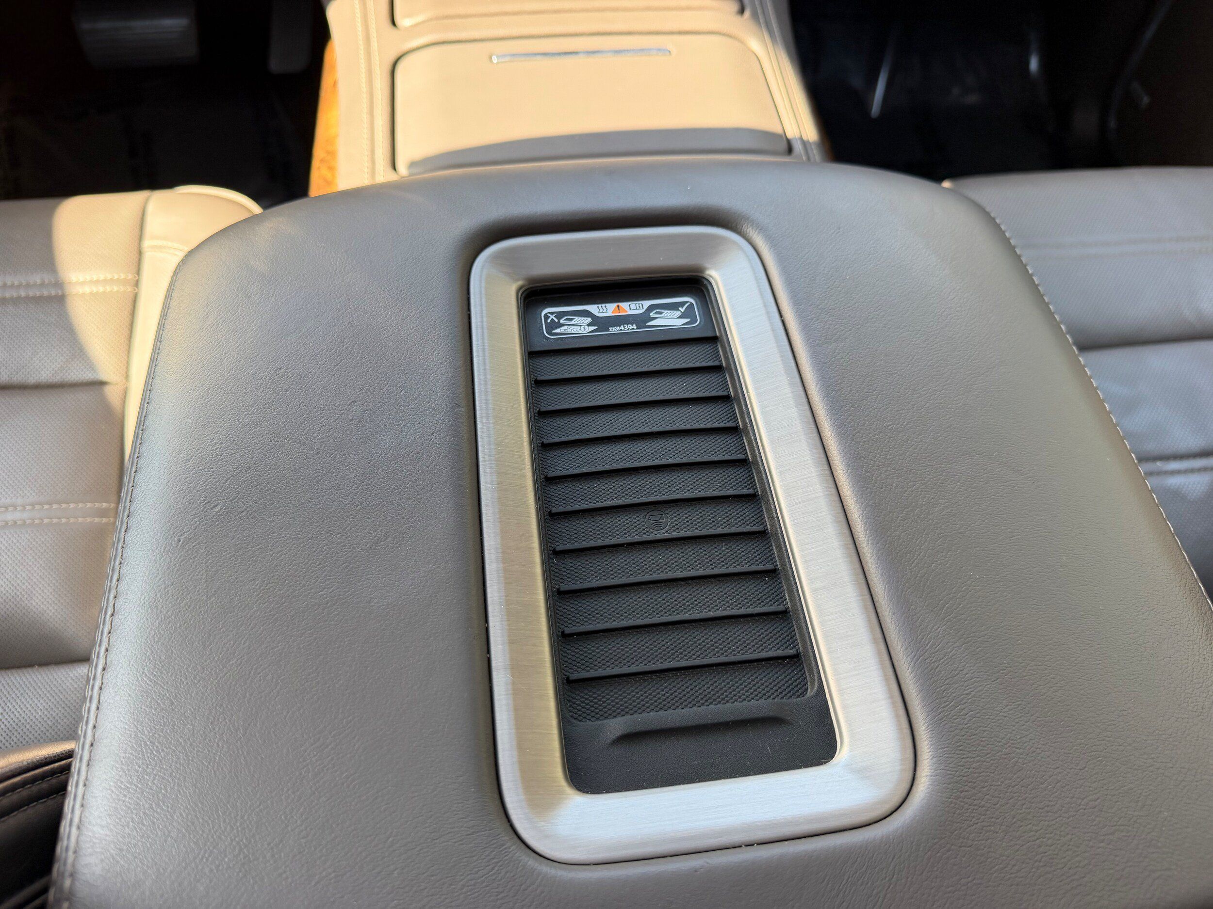 Used 2015 GMC Yukon Denali AWD/4WD image 19