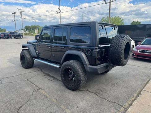 Used 2018 Jeep Wrangler Unlimited Sport S AWD/4WD image 4