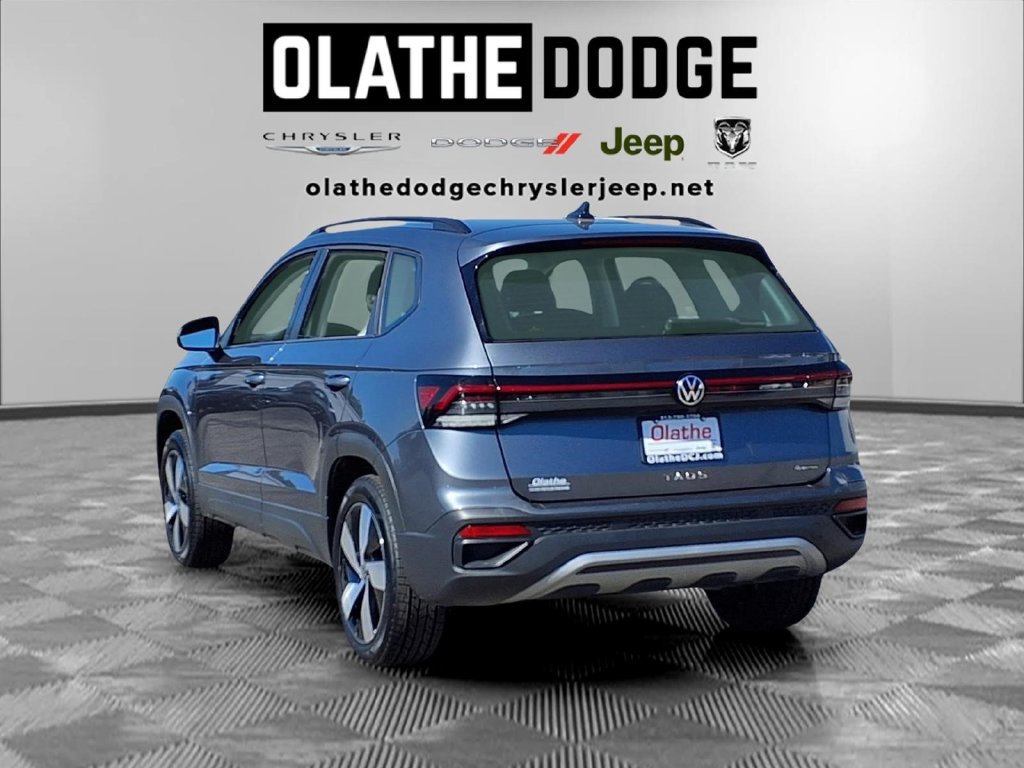 Used 2025 Volkswagen Taos S AWD/4WD image 5