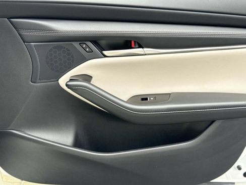 Used 2024 MAZDA MAZDA3 s image 18