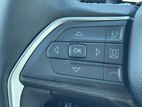 New 2025 Jeep Grand Cherokee Limited image 16