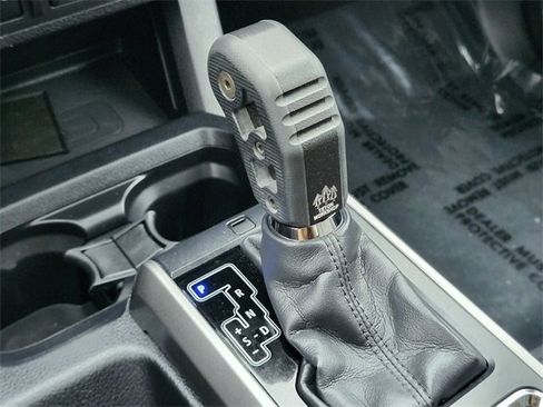 Used 2017 Toyota Tacoma Limited w/ Tow Package image 27