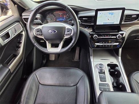 Used 2023 Ford Explorer Limited image 15