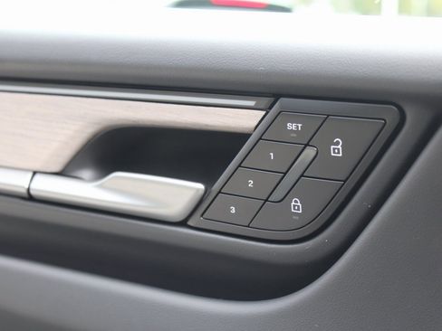 Used 2024 Porsche Macan 4 Electric image 18