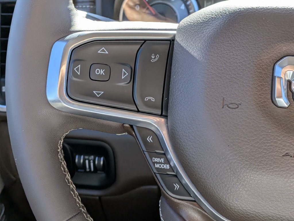 Used 2025 RAM 1500 Laramie AWD/4WD image 22