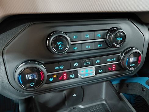 Certified 2024 Ford Bronco Wildtrak image 33