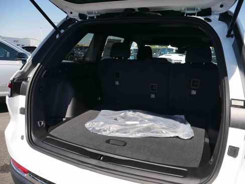 New 2025 Jeep Grand Cherokee Laredo X image 6