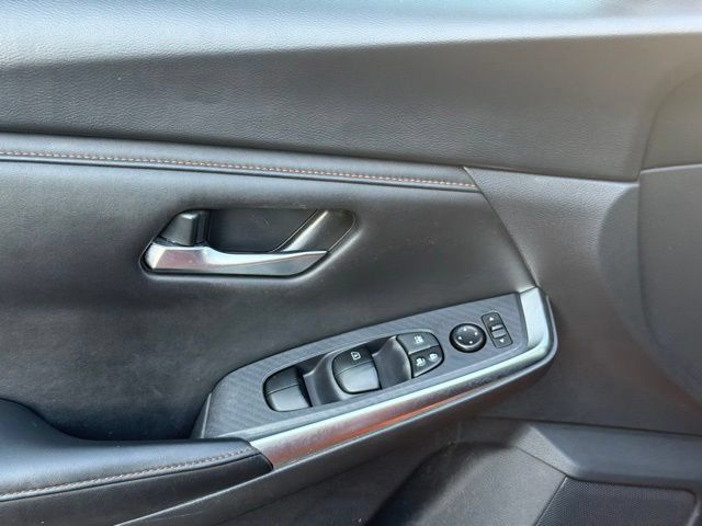Used 2023 Nissan Sentra SR w/ SR Premium Package FWD image 20