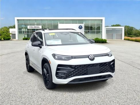 New 2026 Volkswagen Tiguan SE R-Line AWD/4WD image 3