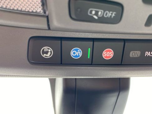 Used 2022 Chevrolet Silverado 2500 LTZ w/ LTZ Convenience Package image 16