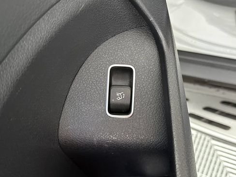 Used 2024 Mercedes-Benz GLS 580 4MATIC image 27
